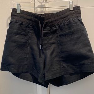 Athleta 4” Cabo Linen Short. Black Size 6. Washable!